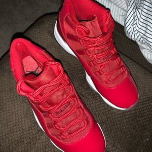 Air Jordan 11 Gym reds